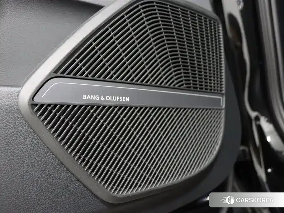 Audi Q5L 2025 Черный из Китая, фото 3