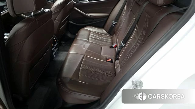 BMW 5 Series (G30) 2021 Белый из Кореи, фото 3