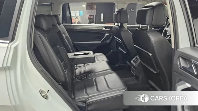 Volkswagen Tiguan Allspace 2018 Белый из Кореи, фото 3