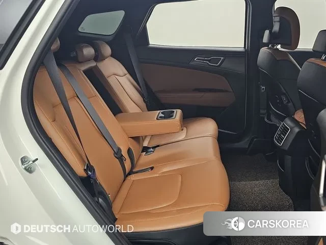 Kia Sportage 5th Generation 2023 Белый из Кореи, фото 3