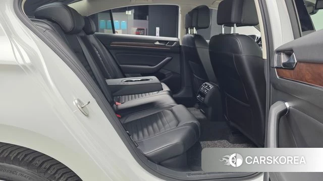 Volkswagen Passat GT (B8) 2018 Белый из Кореи, фото 3