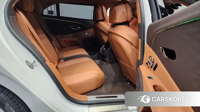 Bentley Flying Spur 3rd Generation 2022 Белый из Кореи, фото 3