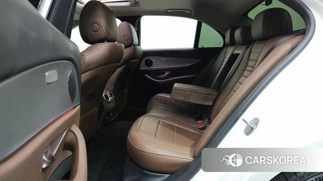 Mercedes-Benz E-Class W213 2018 Белый из Кореи, фото 3