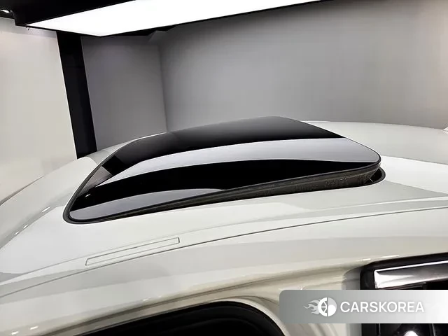 BMW 5 Series (G30) 2018 Белый из Кореи, фото 3