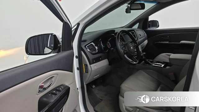 Kia The New Carnival 2019 Белый из Кореи, фото 3