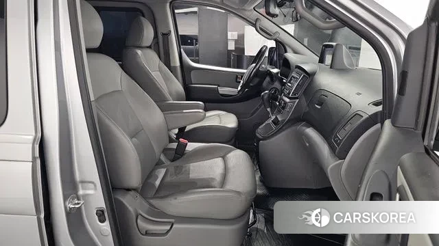 Hyundai The New Grand Starex 2018 Серебристо-серый из Кореи, фото 3