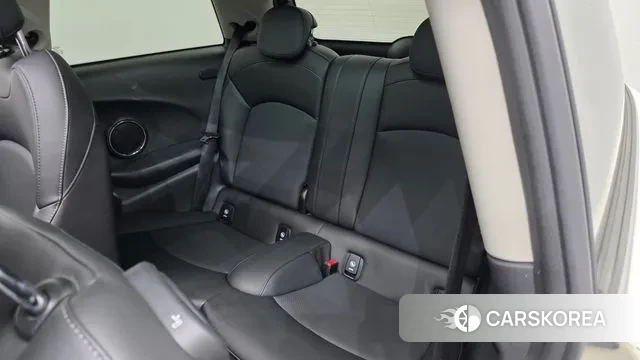 Mini Cooper 2021 Жемчужный цвет из Кореи, фото 3