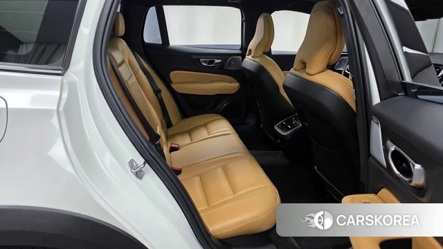 Volvo V60 Cross-Country 2nd Generation 2021 Белый из Кореи, фото 3