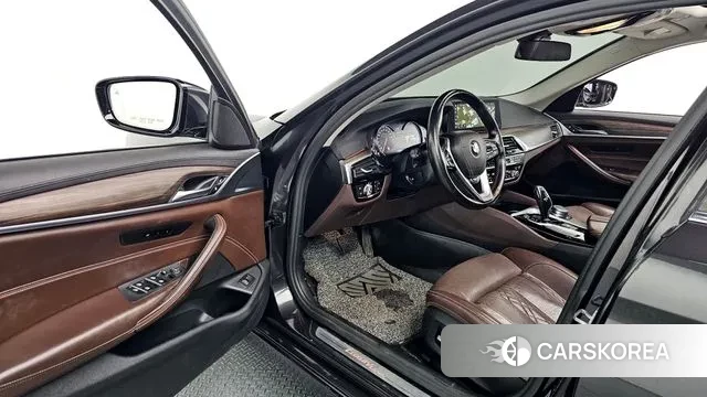 BMW 5 Series (G30) 2018 Серый из Кореи, фото 3