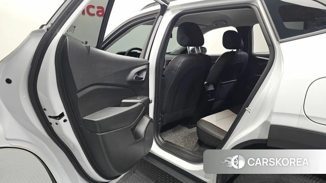 Chevrolet (GM Daewoo) Trax Crossover 2024 Белый из Кореи, фото 3