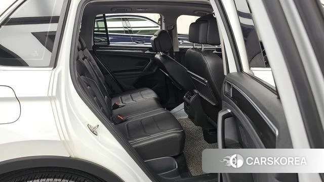 Volkswagen Tiguan second Generation 2019 Белый из Кореи, фото 3