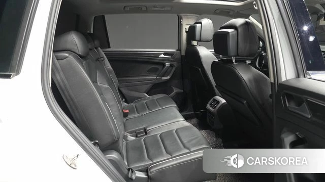 Volkswagen Tiguan Allspace 2020 Белый из Кореи, фото 3