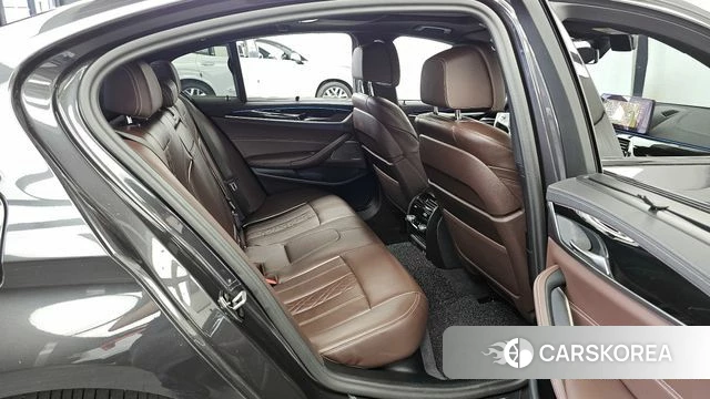 BMW 5 Series (G30) 2023 Серый из Кореи, фото 3