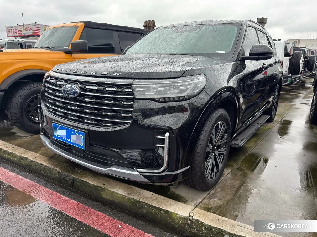 Ford Explorer 2024 Черный из Китая, фото 3