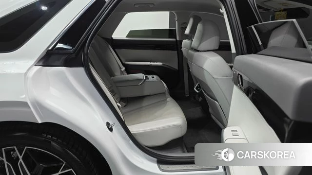 Hyundai Grandeur Hybrid (GN7) 2023 Белый из Кореи, фото 3