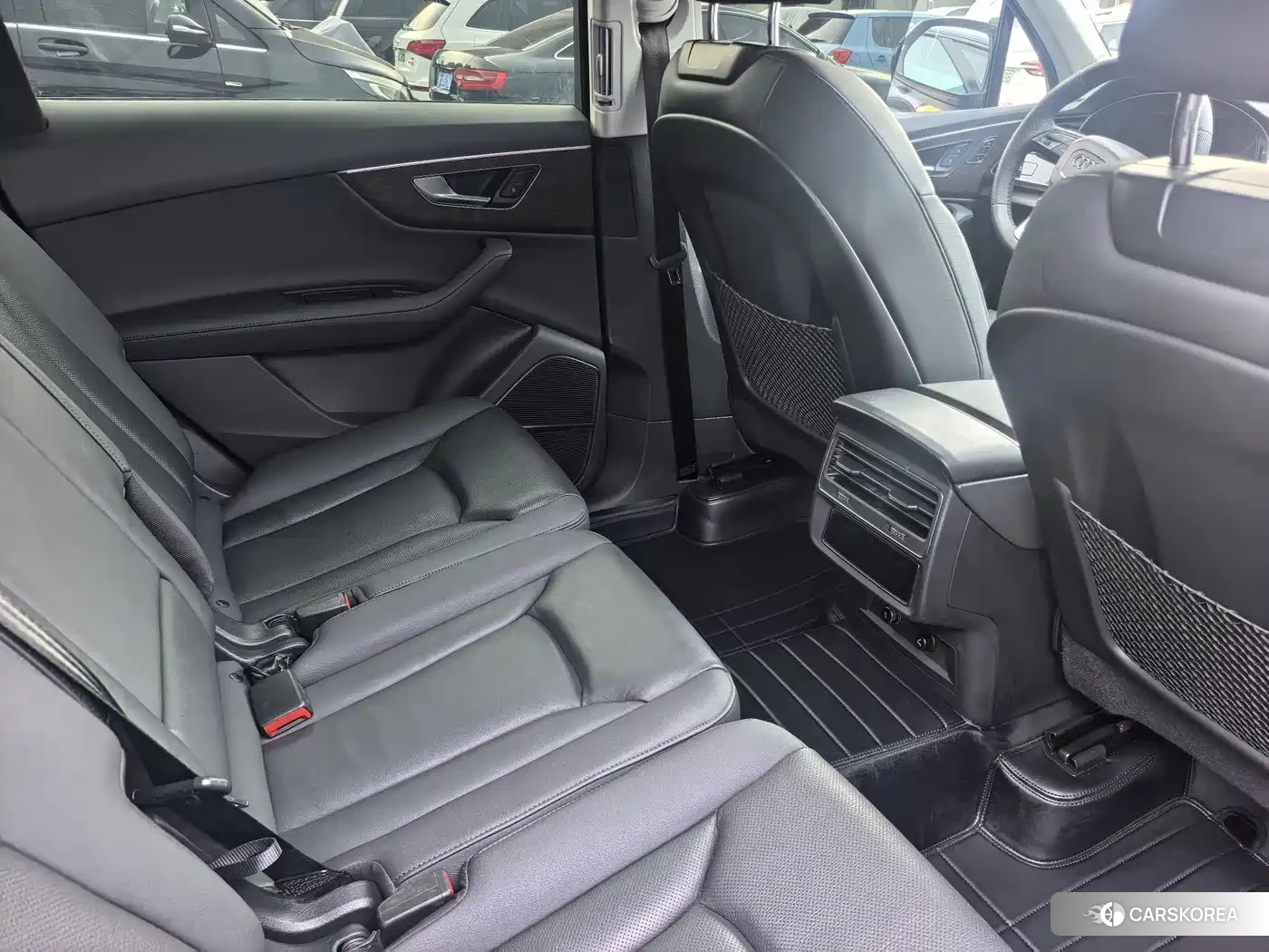 Audi Q7 2023 Черный из Китая, фото 3