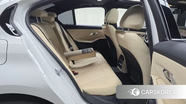 BMW 3 Series (G20) 2023 Белый из Кореи, фото 3