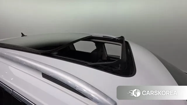 Volkswagen Tiguan second Generation 2022 Белый из Кореи, фото 3