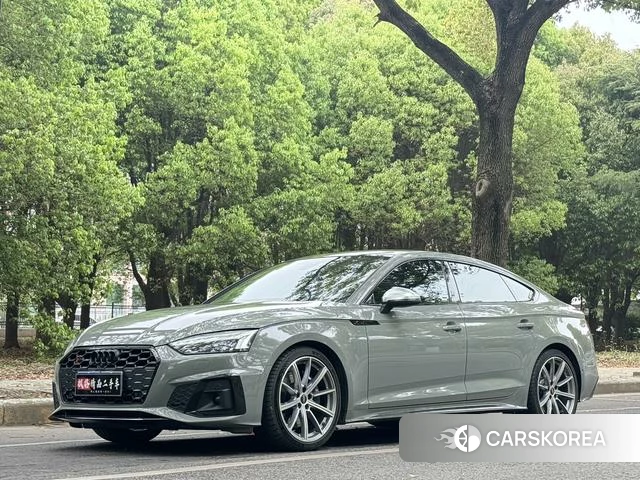 Audi S5 2023 Темно-серый из Китая, фото 3