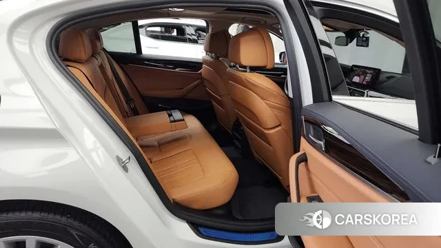 BMW 5 Series (G30) 2021 Белый из Кореи, фото 3