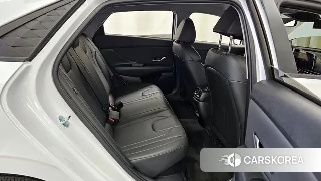 Hyundai The New Avante Hybrid (CN7) 2025 Белый из Кореи, фото 3