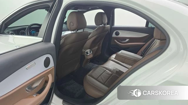Mercedes-Benz E-Class W213 2020 Белый из Кореи, фото 3