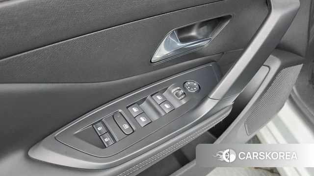 Peugeot 308 Third generation 2023 Белый из Кореи, фото 3