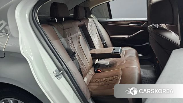 BMW 5 Series (G30) 2019 Белый из Кореи, фото 3