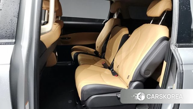 Kia Carnival 4th generation 2022 Серебряный из Кореи, фото 3