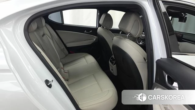 Genesis The New G70 2023 Белый из Кореи, фото 3