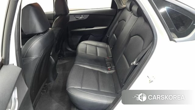 Kia The New K3 2nd generation 2022 Белый из Кореи, фото 3