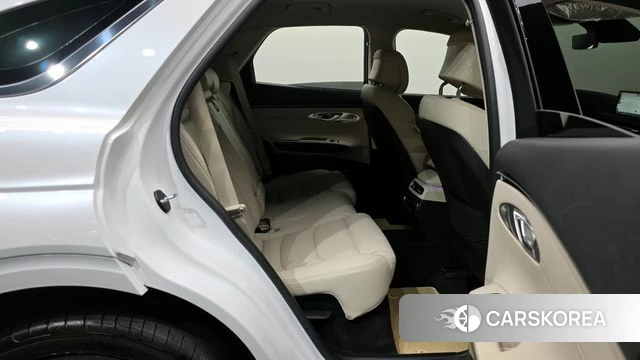 Genesis GV70 2023 Белый из Кореи, фото 3