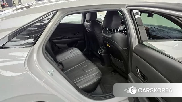 Hyundai Avante (CN7) 2021 Серебристо-серый из Кореи, фото 3