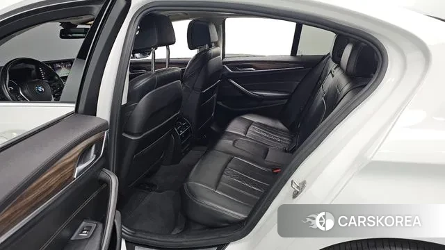 BMW 5 Series (G30) 2019 Белый из Кореи, фото 3