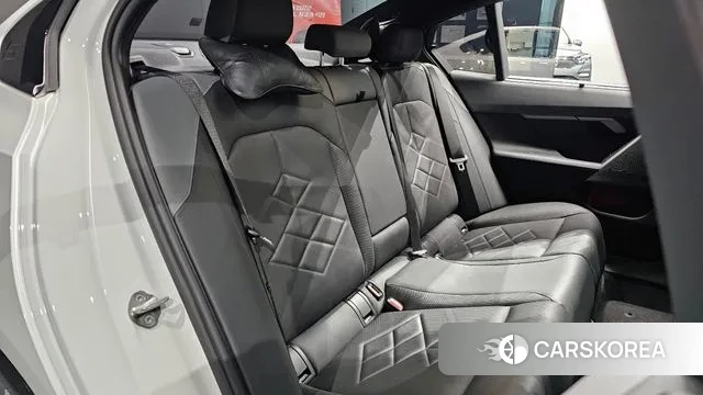 BMW 5 Series (G60) 2024 Белый из Кореи, фото 3