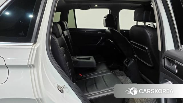 Volkswagen Tiguan second Generation 2020 Белый из Кореи, фото 3
