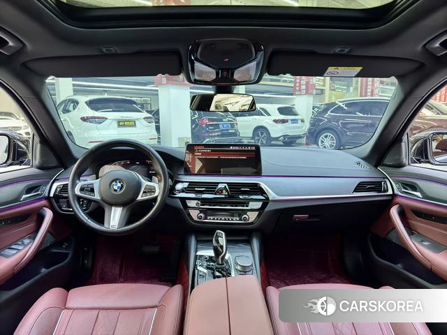 BMW 5 series 2022 Черный из Китая, фото 3