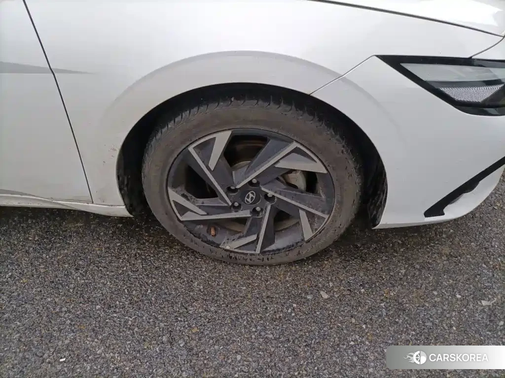 Hyundai Elantra 2024 Белый из Китая, фото 3