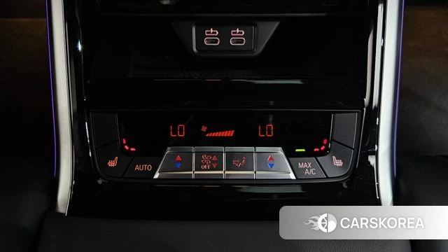 BMW 8 Series (G15) 2023 Черный из Кореи, фото 3