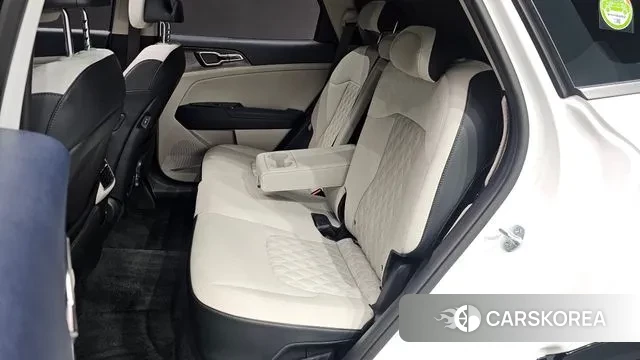 Kia Sportage 5th Generation Hybrid 2023 Белый из Кореи, фото 3