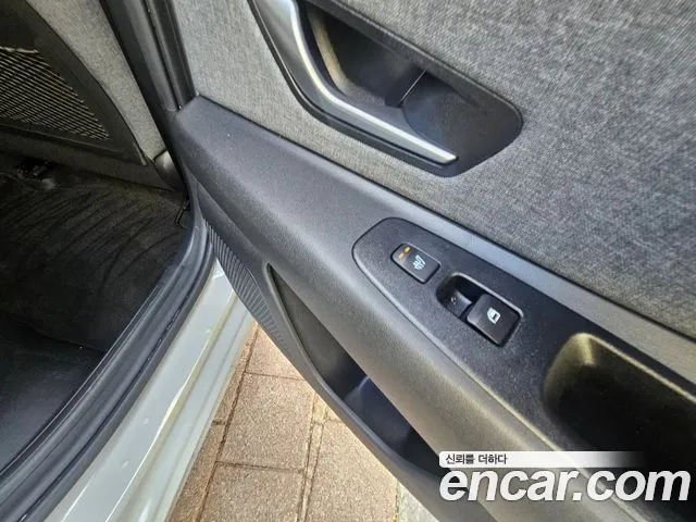 Hyundai Avante Hybrid (CN7) 2021 Светло-серебряный цвет из Кореи, фото 3