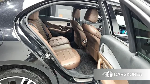 Mercedes-Benz E-Class W213 2021 Черный из Кореи, фото 3