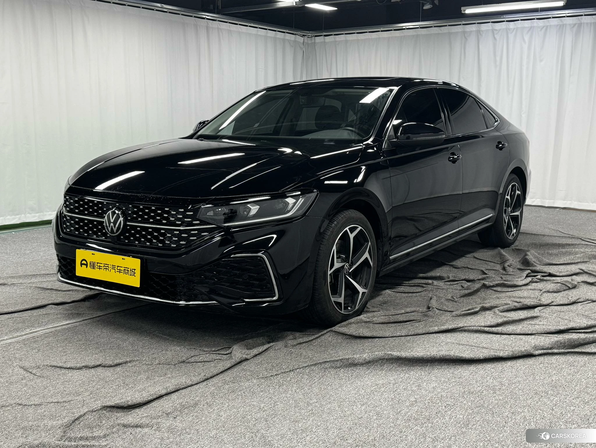Volkswagen Passat 2023 Черный из Китая, фото 3