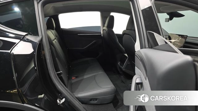 Tesla Model Y 2025 Черный из Кореи, фото 3
