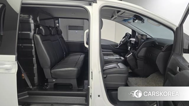 Hyundai Staria 2022 Белый из Кореи, фото 3