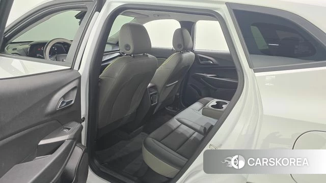 Chevrolet (GM Daewoo) Trax Crossover 2023 Белый из Кореи, фото 3