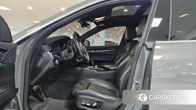 BMW 6 Series GT (G32) 2021 Серебристо-серый из Кореи, фото 3