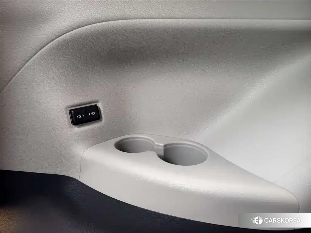 Toyota Grevia 2023 Белый из Китая, фото 3