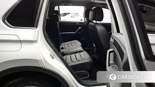 Volkswagen Tiguan second Generation 2022 Белый из Кореи, фото 3