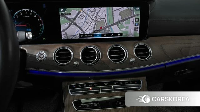 Mercedes-Benz E-Class W213 2021 Черный из Кореи, фото 3